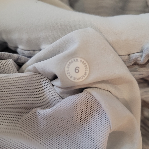 Lululemon Stretch High-Rise Joggers, Color LinearTempo Jacquard Silver Sz 6 - Picture 11 of 14